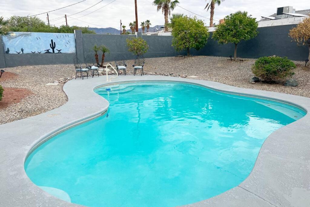 Spacious Getaway! Pool, Spa, Sleeps 9 レイク・ハヴァス・シティ エクステリア 写真
