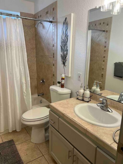 Spacious Getaway! Pool, Spa, Sleeps 9 レイク・ハヴァス・シティ エクステリア 写真
