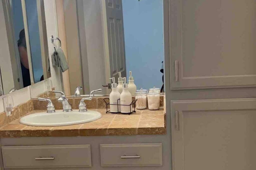 Spacious Getaway! Pool, Spa, Sleeps 9 レイク・ハヴァス・シティ エクステリア 写真