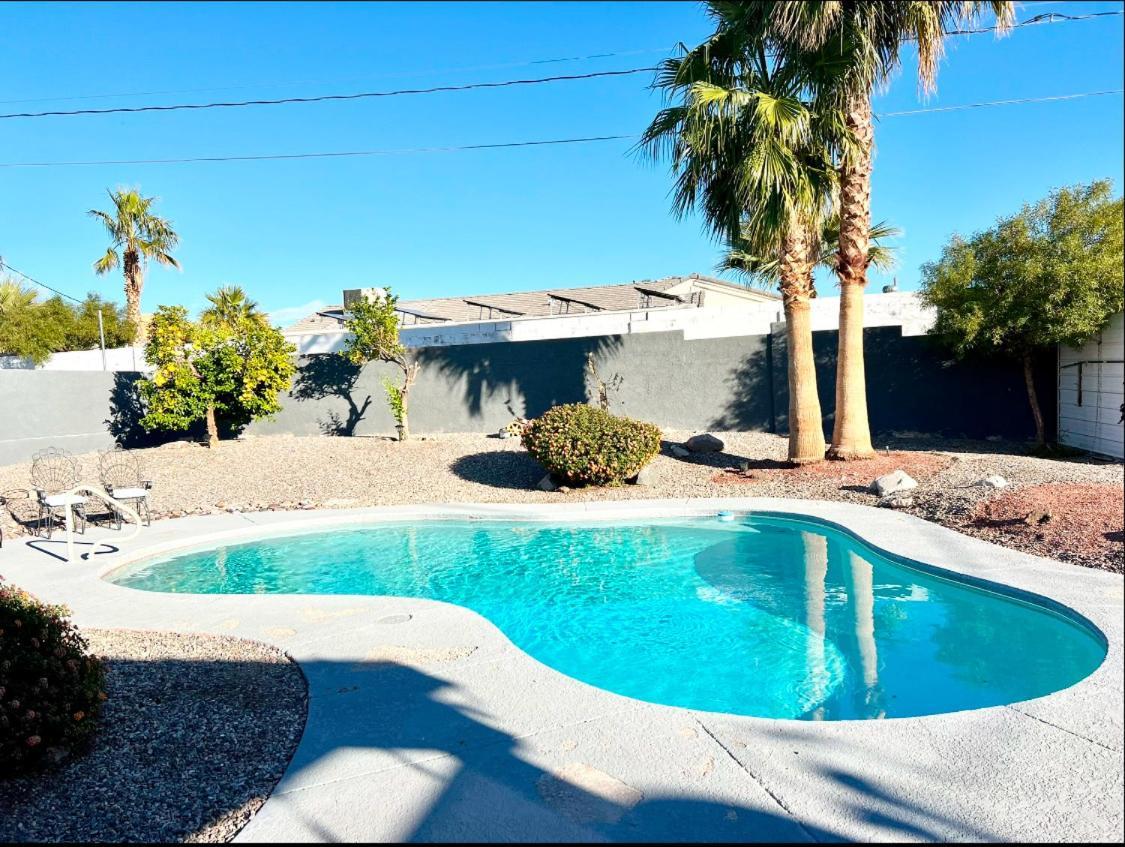 Spacious Getaway! Pool, Spa, Sleeps 9 レイク・ハヴァス・シティ エクステリア 写真