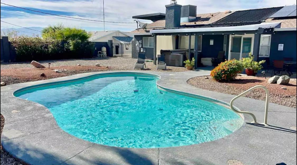 Spacious Getaway! Pool, Spa, Sleeps 9 レイク・ハヴァス・シティ エクステリア 写真